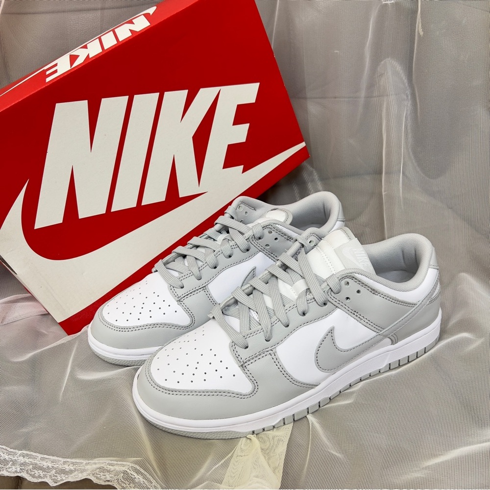 Nike Dunk Low Grey Fog DD1391-103 Mens New
Size 8.5
